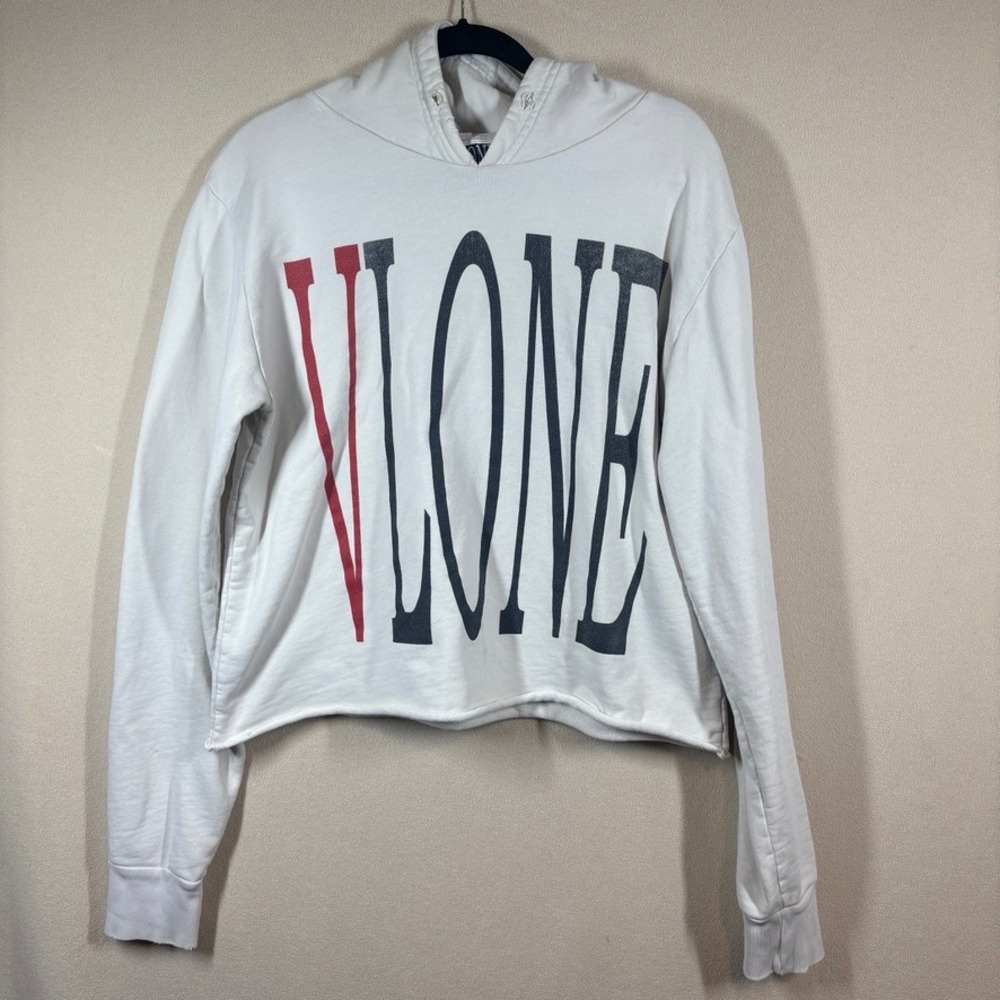Vlone White Cropped Logo Hoodie Streetwear Graphic Sweatshirt Raw Hem Skater Sm